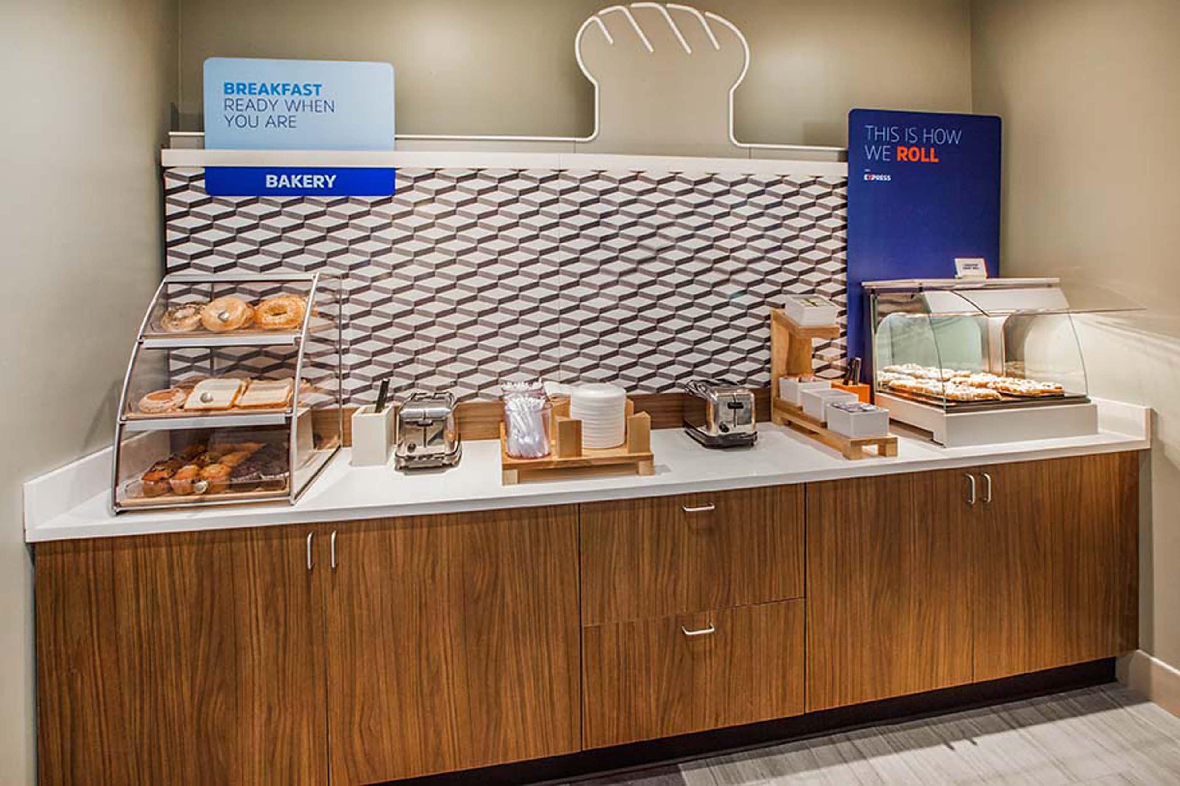 Holiday Inn Express & Suites - Mcallen - Medical Center Area By Ihg Eksteriør billede