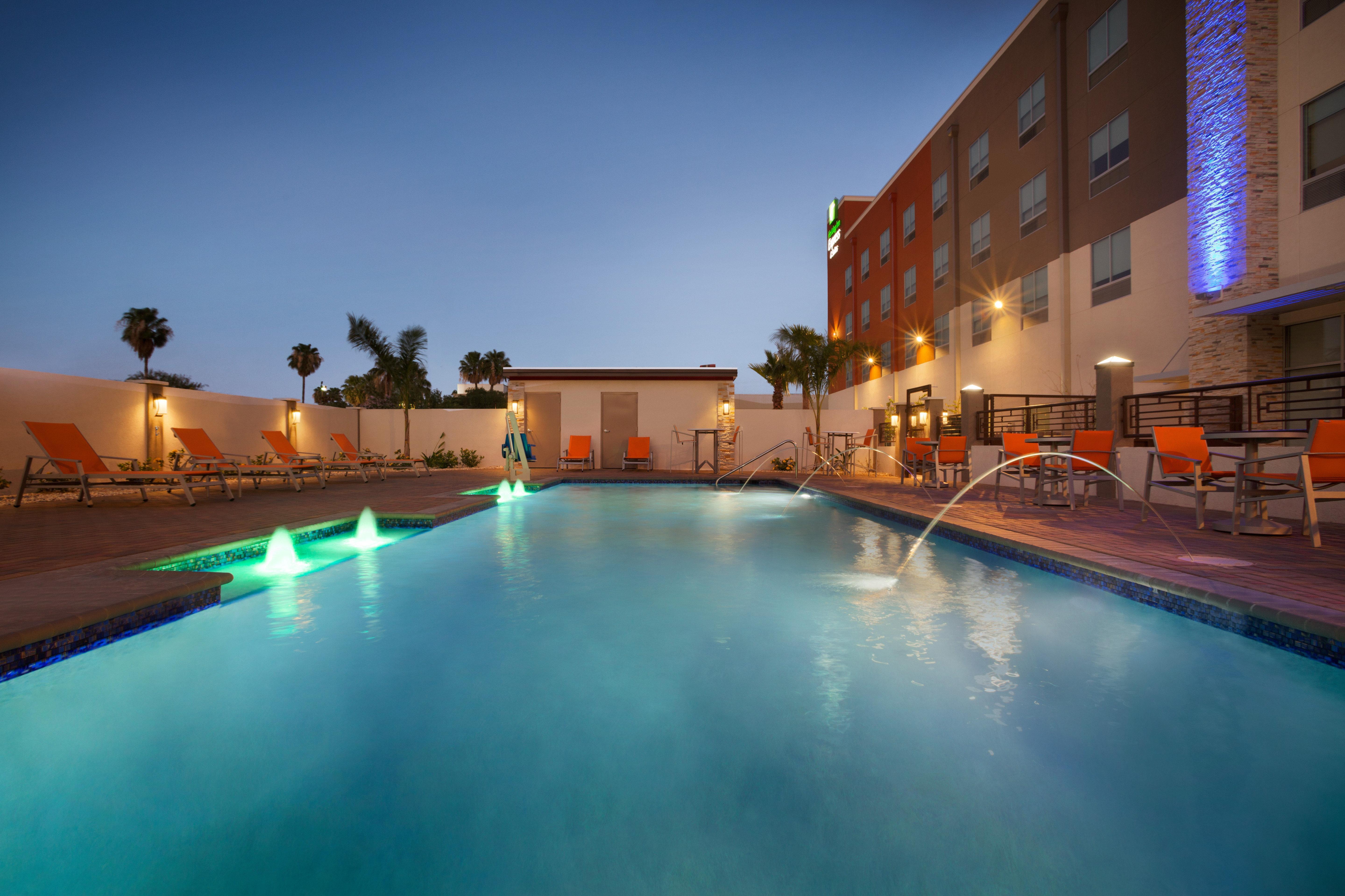 Holiday Inn Express & Suites - Mcallen - Medical Center Area By Ihg Eksteriør billede